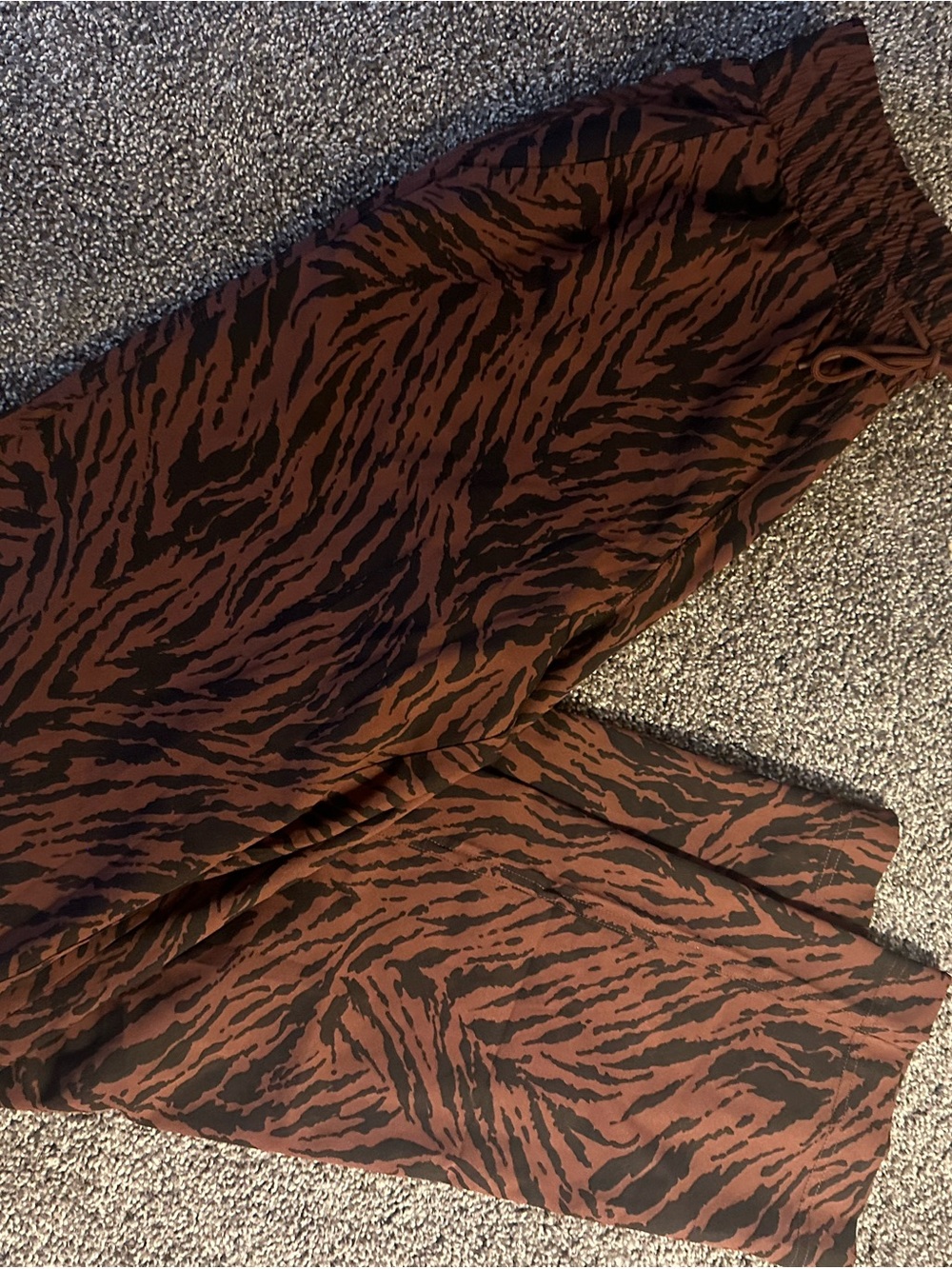 Gap Women's small tall Brown Tiger-Print Wide Leg Pants